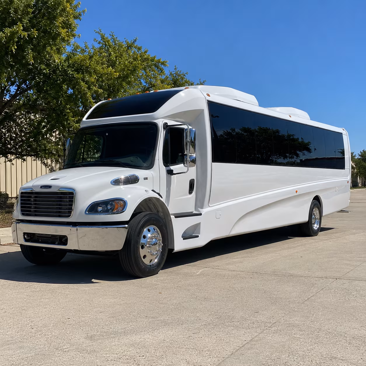 georgetown 30 passenger minibus